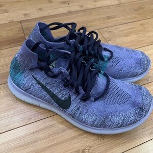 LILAC NIKE RUNNING SHOES